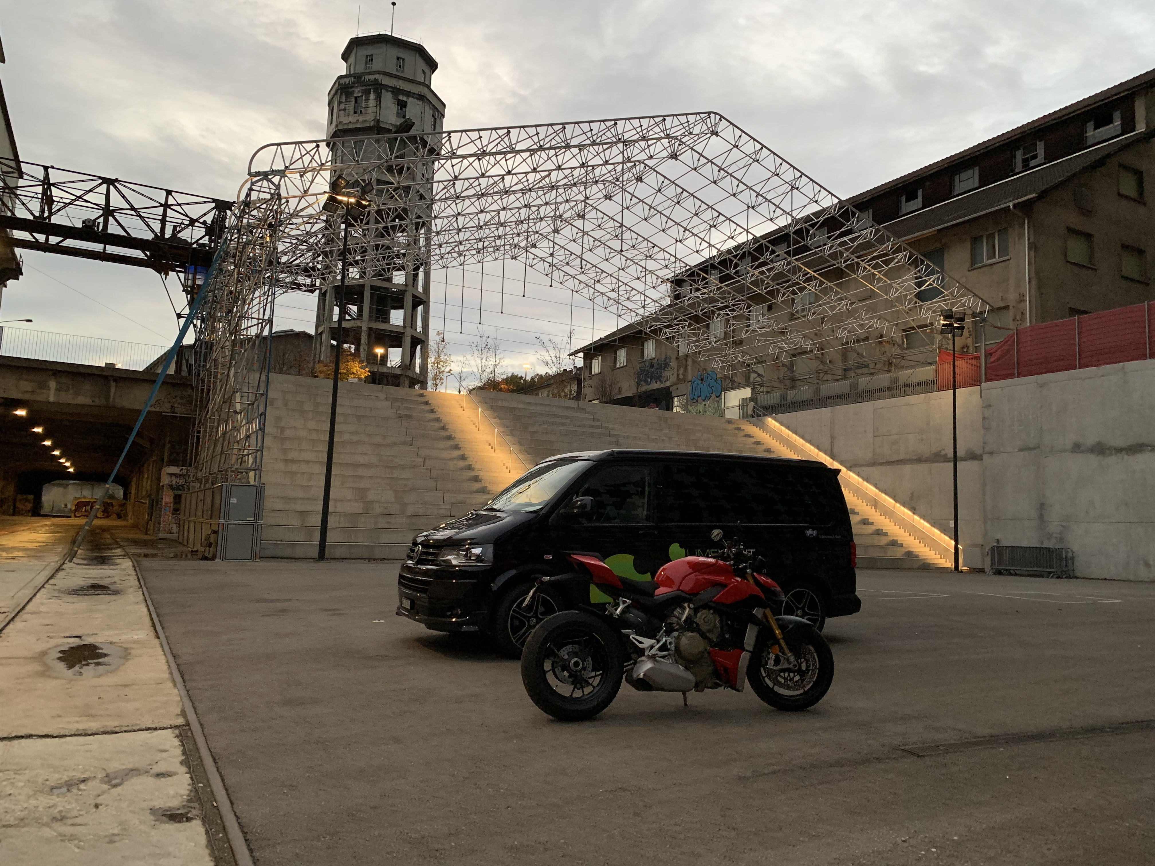 Fierce Motorbike Magzine — Moodtrailer